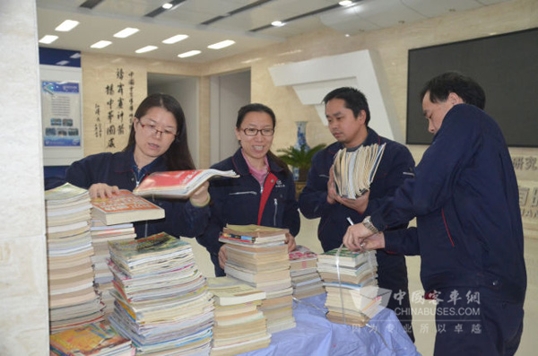 洛陽(yáng)凱邁:愛(ài)心捐書(shū),傳遞希望
