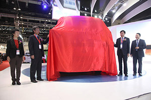 宇通T7驚艷亮相2015道路運(yùn)輸車輛展