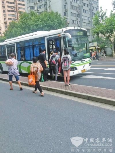 河南鄭州學(xué)習(xí)上海取消老年公交卡 “發(fā)津貼”如何？