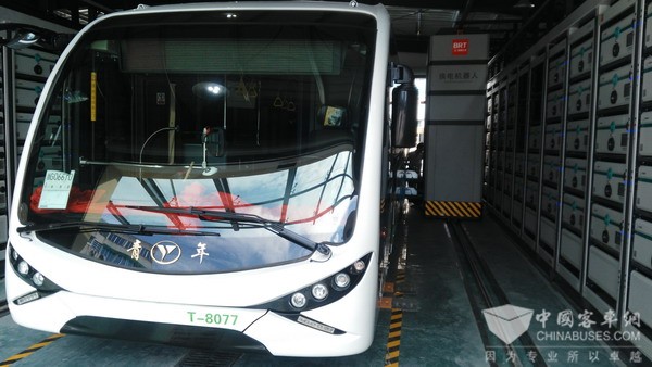青年客車(chē)JNP6123BEV32H