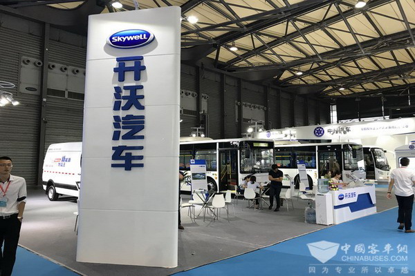 BUS EXPO2017上?？蛙囌箌南京金龍客車展臺