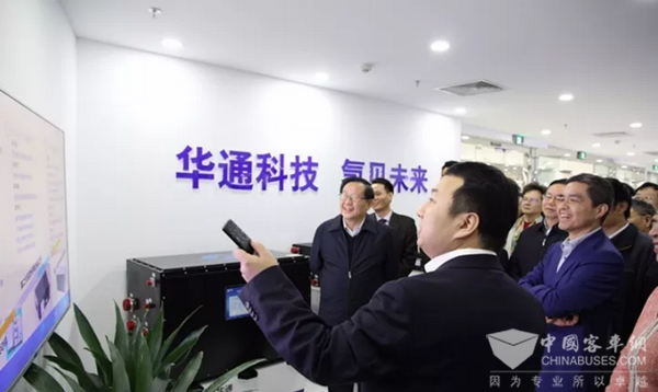 萬鋼視察億華通，鼓勵燃料電池產業(yè)發(fā)展要頂天立地，鋪天蓋地