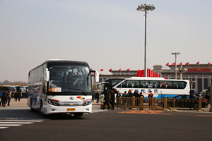 兩會：金龍龍威十八年，履行“國車”新使命