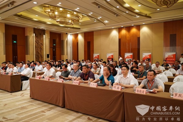 助推校車發(fā)展從有到優(yōu)，安凱美麗中國行江城論道