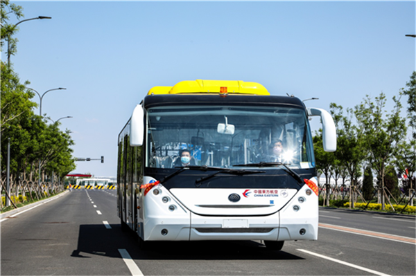 12輛宇通純電動(dòng)機(jī)場(chǎng)擺渡車(chē)交付東航