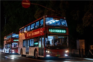 旅游“新地標(biāo)”！比亞迪助力打造上海首支純電動(dòng)雙層觀光巴士車隊(duì)