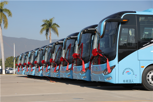 陜西省漢中市汽車(chē)運(yùn)輸總公司喜迎批量金龍捷冠3T