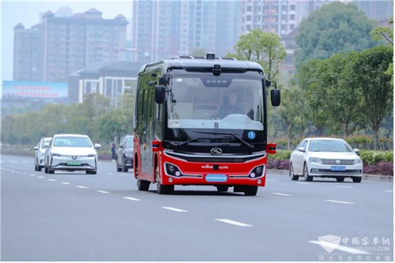 金龍自動駕駛“robobus”永川投運(yùn)
