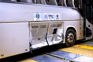 歐輝氫燃料客車通過國內(nèi)首次碰撞試驗(yàn)，“護(hù)奧”實(shí)力獲央視點(diǎn)贊! 