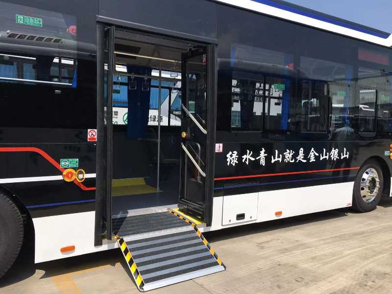 客車殘疾人踏步、升降機