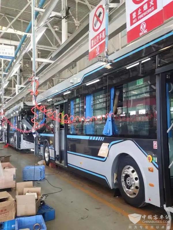 東風(fēng)汽車股份 東風(fēng)天翼 純電動 低地板城市客車