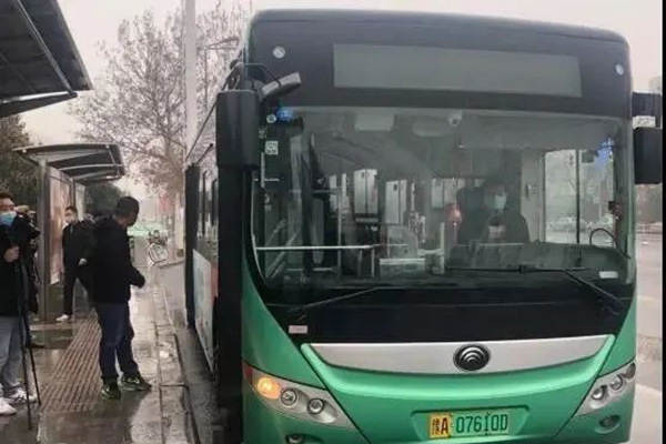 公交車運(yùn)營進(jìn)出站、開關(guān)門操作的這些規(guī)范，你真的知道嗎？