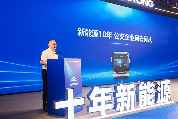 新能源客車發(fā)展跨過第一個十年 公交企業(yè)該如何轉(zhuǎn)型？