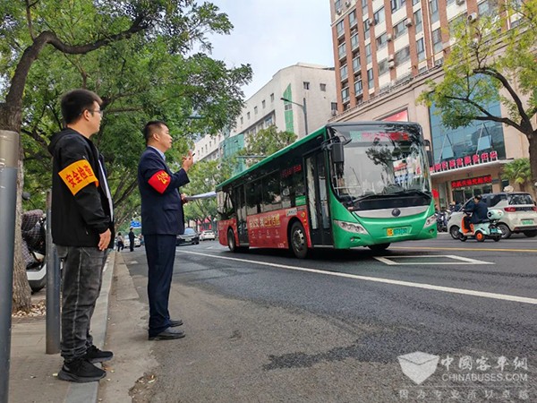 車(chē)輛行駛過(guò)程 駕駛員 導(dǎo)致矛盾沖突 危及行車(chē)安全