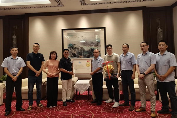 攜手當?shù)亟?jīng)銷商 金旅在菲律賓的二十年征程