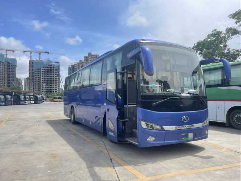 2020年9月帶質(zhì)?；浥朴泄鎸幍聲r(shí)代48座金龍6112旅游電車