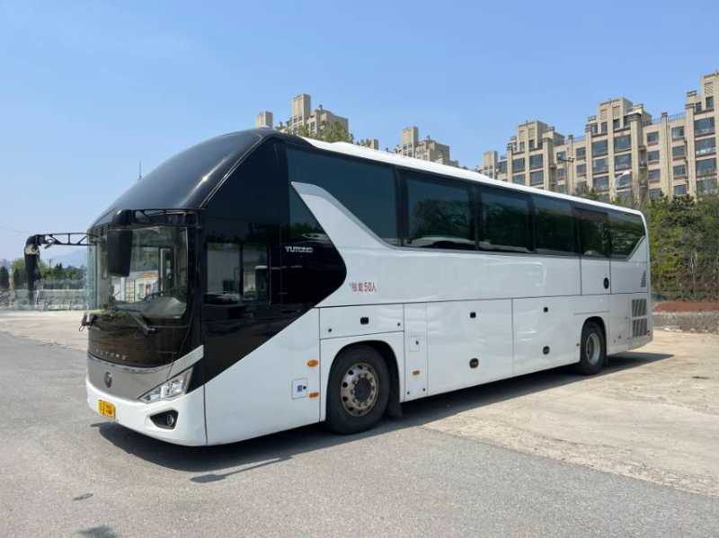 2021年9月上牌東北配國(guó)六50座鍋爐暖氣中空玻璃宇通6120旅游車