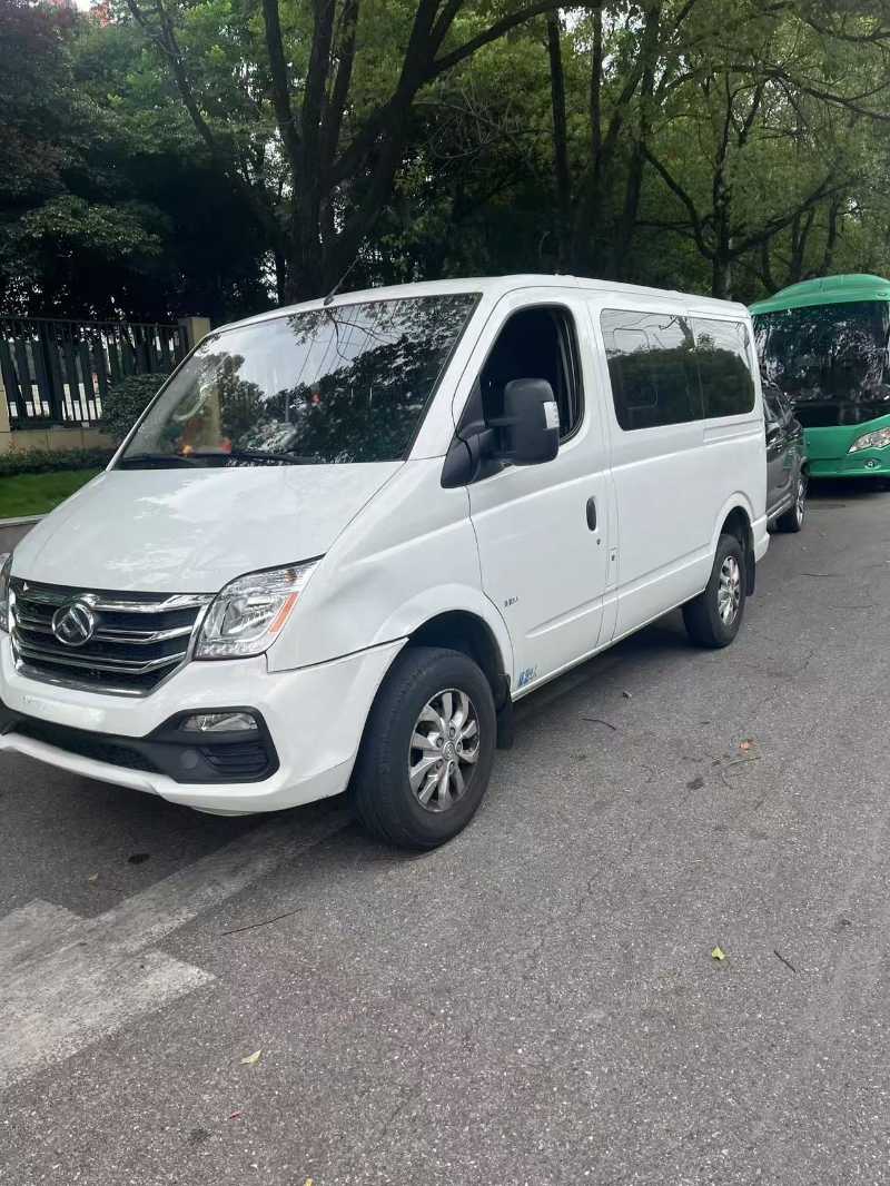 2021年10月 同款多臺有公告國六藍(lán)牌9座大通柴油小型車