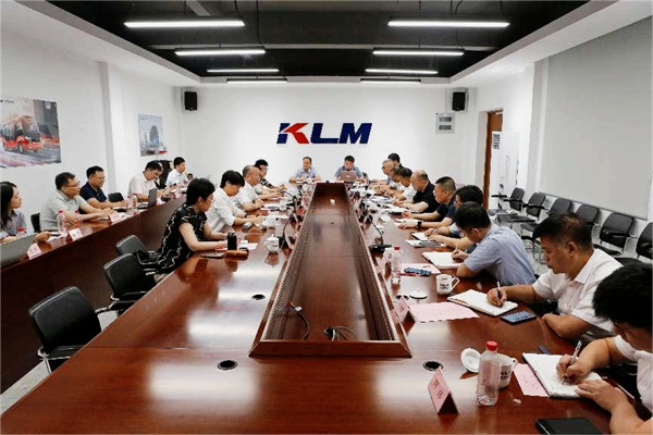 福汽集團黨組書記 董事長黃循鈾一行調研金龍汽車集團及產業(yè)鏈企業(yè)