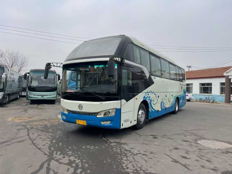 2018年7月上牌44座國(guó)五雙門(mén)雙檔齊全金旅6112氣囊營(yíng)運(yùn)車(chē)