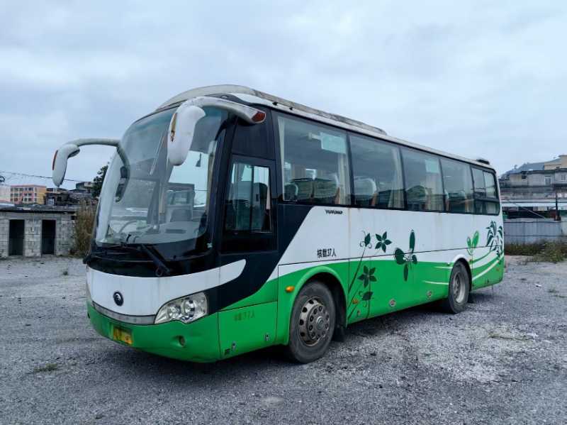 2013年上牌37座宇通6808氣囊車(chē)