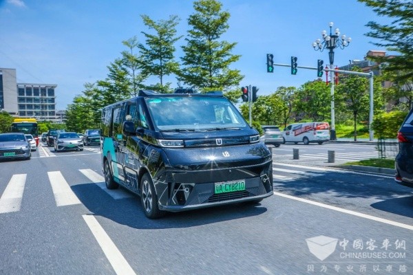 文遠(yuǎn)知行全新量產(chǎn)Robotaxi GXR全面接入黃埔 24小時純無人運(yùn)營