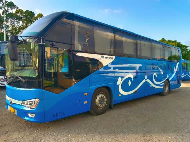 2021年上牌同款兩臺國五50座宇通6128氣囊旅游車