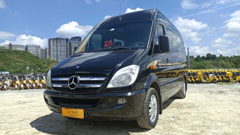 2014年9月上牌12座奔馳凌特中型非營運(yùn)商務(wù)車