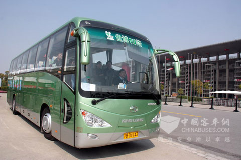 大金龍世博10路專線車服務(wù)受表彰