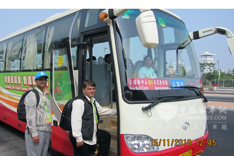 GZ6107F團(tuán)體旅游車(chē)被選定為亞運(yùn)會(huì)開(kāi)幕式媒體唯一接送專(zhuān)用車(chē)