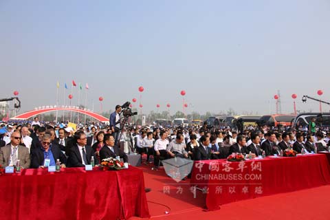 亞星星標(biāo)準(zhǔn)客車發(fā)布現(xiàn)場
