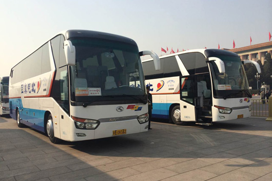 龍威車擔(dān)負(fù)會(huì)議期間各地參會(huì)代表及兩會(huì)媒體記者的通勤任務(wù)