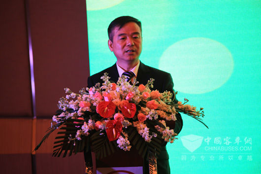 安凱客車黨委書(shū)記李永祥在“安凱美麗中國(guó)行”啟動(dòng)儀式上致辭