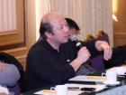 記者認(rèn)真提問(wèn)