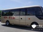 宇通T7流暢的車身腰線、全沖壓車身一體成型，呈現(xiàn)高精度設(shè)計(jì)。