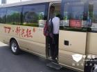 平移車門+三級(jí)踏步，舒適美觀彰顯尊貴。