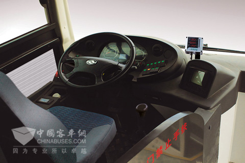 黃?？蛙嘍D6118S23LNG