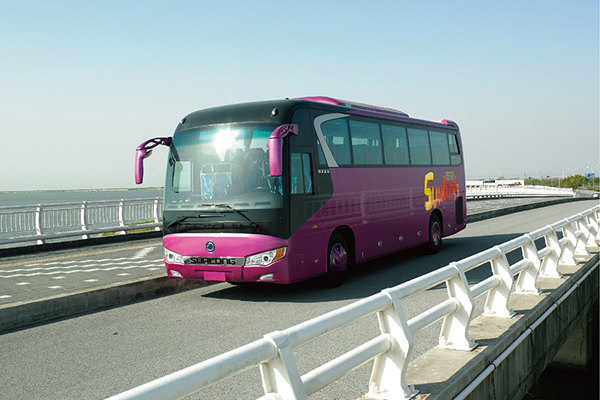 申龍SLK6118L5A客車（柴油國(guó)四24-53座）