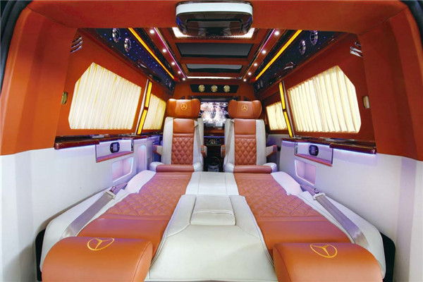 宇通ZK5031XLJ2房車(chē)（汽油國(guó)四4-6座）