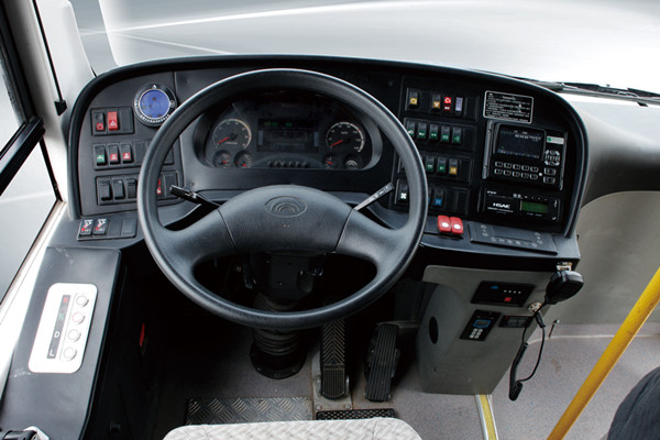 宇通ZK6105CHEVNG4公交車(chē)（NG/電混動(dòng)國(guó)五10-36座）