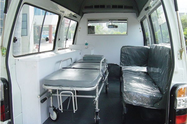 金旅XML5035XJH65救護(hù)車（汽油國五5-7座）