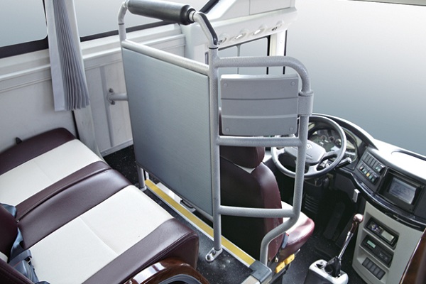 金旅XML6125J15N客車（天然氣國(guó)五24-67座）