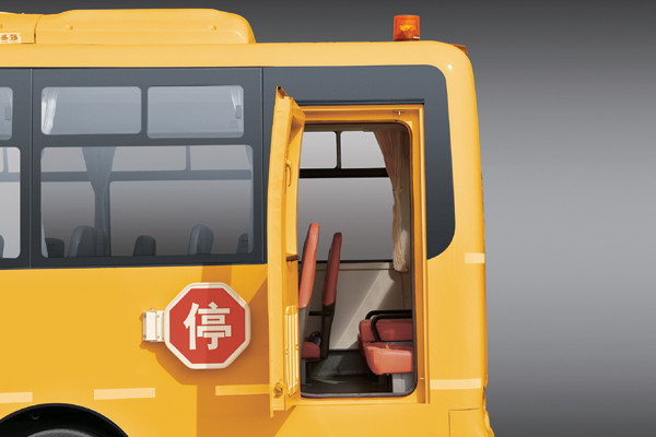 金旅XML6101J15ZXC中小學(xué)生專用校車（柴油國五24-52座）