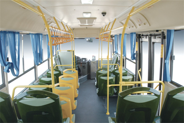 金旅XML6845J15C公交車(chē)（柴油國(guó)五10-30座）
