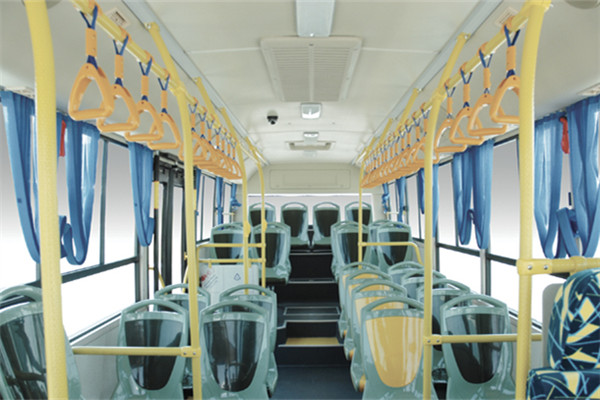 金旅XML6845J15C公交車(chē)（柴油國(guó)五10-30座）