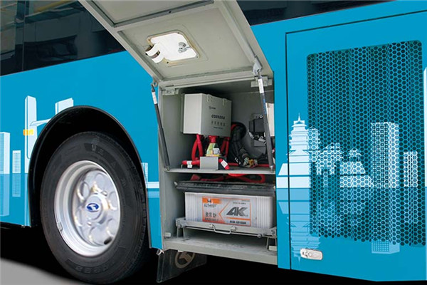 金龍XMQ6802AGCHEVD51公交車（柴油/電混動(dòng)國五10-27座）