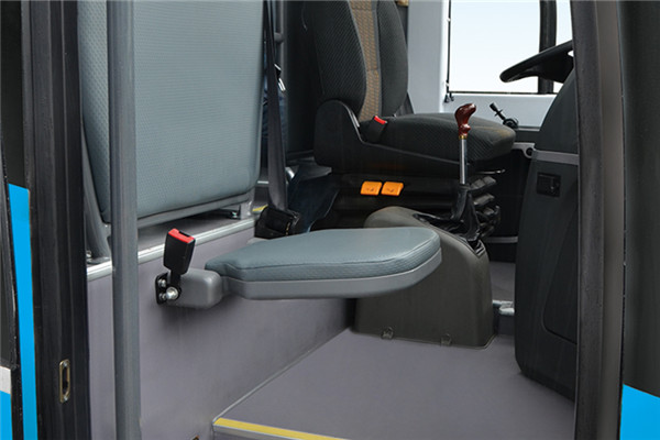 金龍XMQ6113BYBEVL4客車(chē)（純電動(dòng)24-64座）
