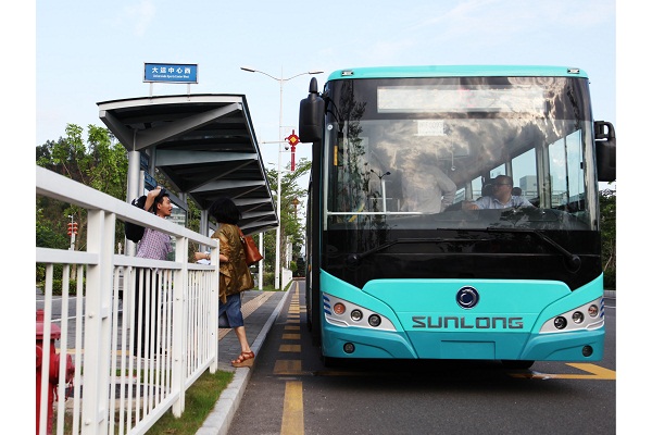申龍SLK6109ULE0BEVY公交車（純電動(dòng)10-40座）