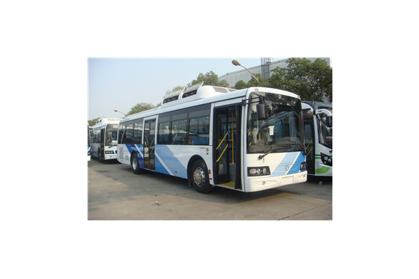 申沃SWB6117Q8公交車（天然氣國(guó)五23-42座）