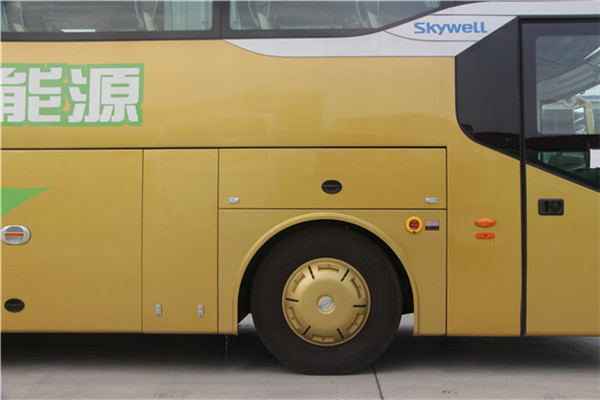 南京金龍NJL6125YA客車（柴油國(guó)五24-52座）